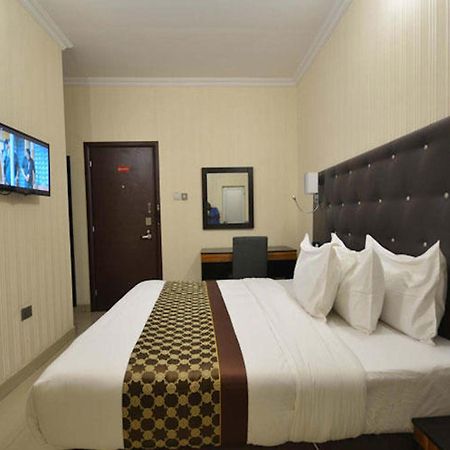 ลาคีม สวีท  Hotel ลากอส ภายนอก รูปภาพ
