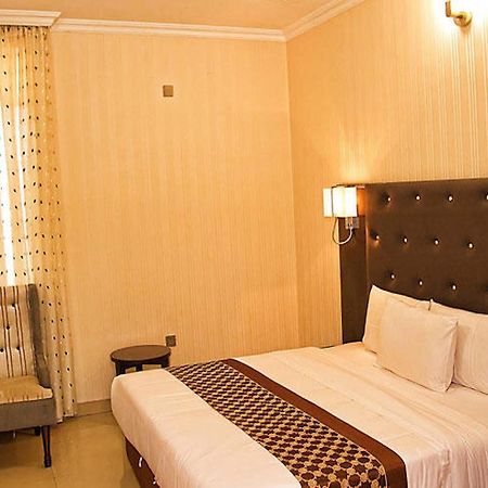 ลาคีม สวีท  Hotel ลากอส ภายนอก รูปภาพ