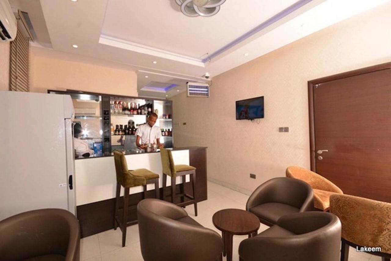 ลาคีม สวีท  Hotel ลากอส ภายนอก รูปภาพ